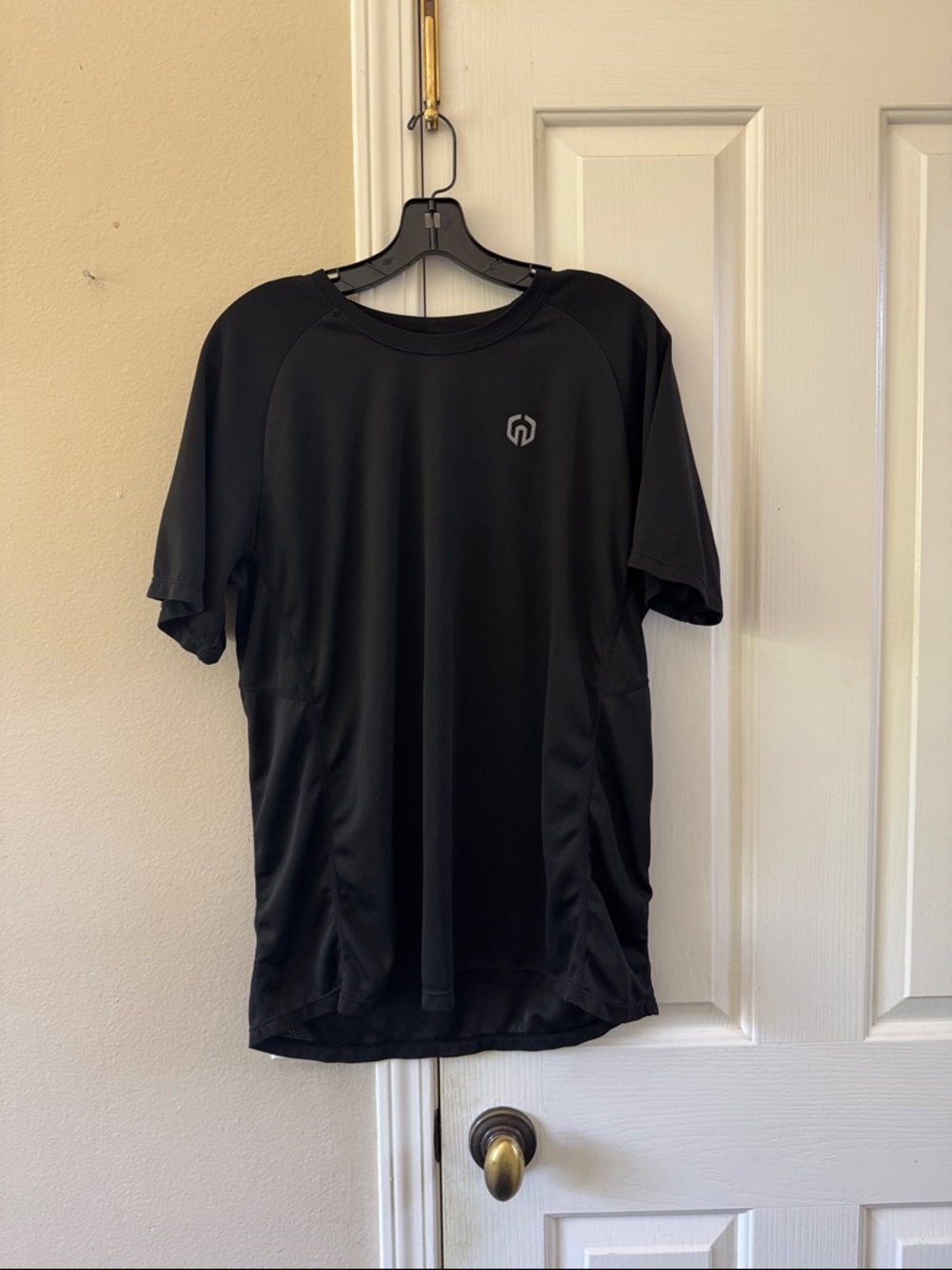 Men's Black Short-Sleeve Performance Shirt
